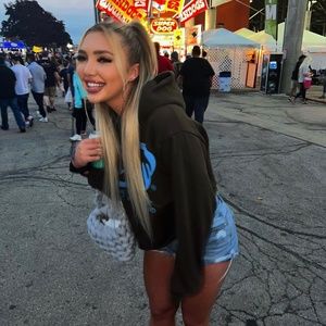 Meet your Posher, Samantha